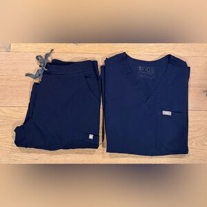 FIGS Navy Scrub Set | Catarina Top Sz XS | Yola Elastic Waist Skinny Pant Sz XSP